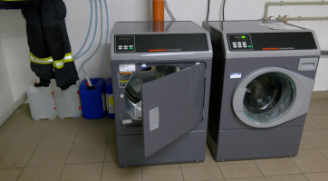 Hasiči si za finanční dary  měst a obcí pořídili pračku a sušičku