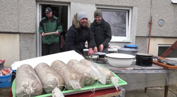 Zabijačka mezi paneláky? Na uherskohradišťském sídlišti Východ nic neobvyklého