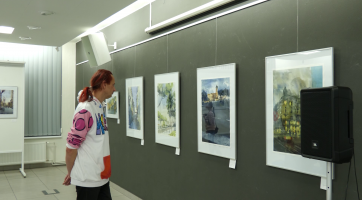 Městskou galerii v Otrokovicích zdobí akvarely Tomáše Fišery 