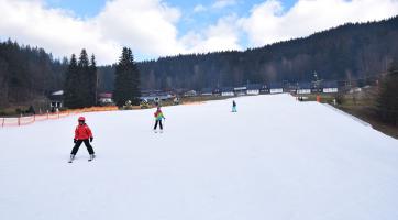 Lyžařská sezóna končí. Vlek na sjezdovce Horal ve Velkých Karlovicích se v neděli rozjede naposledy