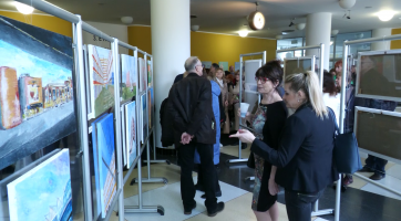 Krajský úřad zdobí výstava studentů Univerzity třetího věku