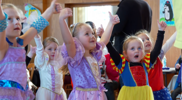 Dolní Němčí ožilo o víkendu Kosmohrátkami