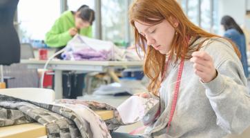 Studentky designu Baťovy univerzity představí své kolekce na Fashion Weeku