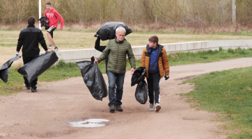 Během akce Samo se to neuklidí nasbírali dobrovolníci 150 pytlů odpadu
