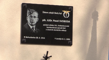 Pamětní deska připomíná hrdinu 2. světové války Pavla Svobodu