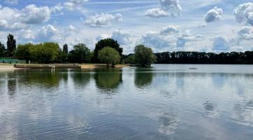 Štěrkoviště o víkendu ovládnou rybářské závody a první turnaj v korfbalu