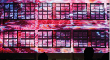 Platformu 14/15 Baťova institutu rozzáří velkolepá světelná show