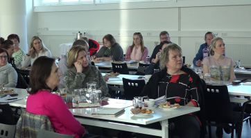 Děti tráví v online světě čím dál více času