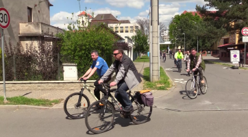 Veselští radní vyrazili do města na kolech