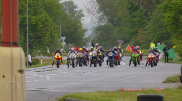 Motoristický svátek ve Starém Městě zkrátil déšť o tři kategorie