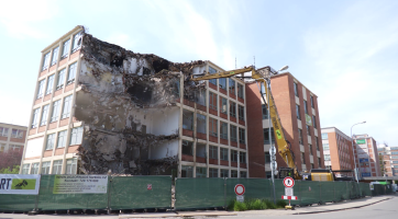 Nejstarší fakulta UTB jde pomalu k zemi