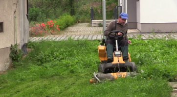 Technické služby teď sečou v Kyjově trávu každý den