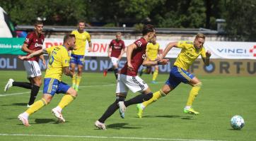 Zlín smolně podlehl Spartě, Slovácko hrálo v Ostravě bez branek 