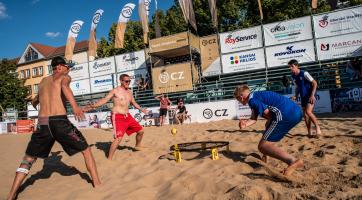 Spikeball se představil na písku Slováckého léta