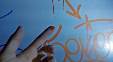 Mladí sprejeři jsou o prázdninách aktivní. Nejde o klukovinu, zní z městské policie