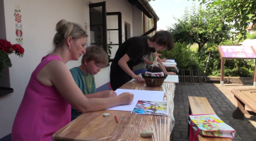 Bývalý a nový král se sešli při malování