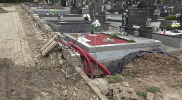 Rekonstrukce hřbitova v Újezdci pokračuje podle plánu