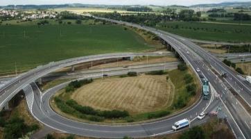 Opravy silnice I/49 nekončí. Stavební práce uzavřou dálniční sjezd, doprava v Malenovicích zhoustne