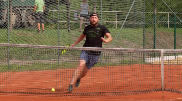 Rekreační tenisté bojovali na Širůchu