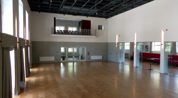 Ve Strání-Květné povstal z popela moderní kulturní dům 