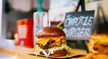 Food truck festival poprvé ve Zlíně! O víkendu nabídne kulinářské zážitky, koncerty i zábavu pro děti