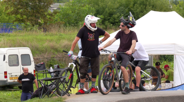 Druhý ročník Bikecore Pumptracku hledal nejrychlejší jezdce