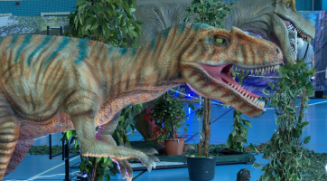 Sportovní halu v Otrokovicích přepadli dinosauři