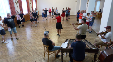 Kurzy lidových tanců slaví 20 let existence a nabízí novinky