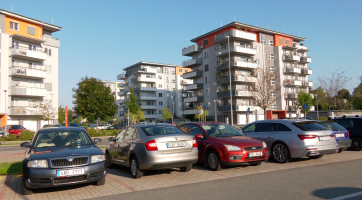 Obyvatelé Štěpnic mohou využít parkoviště u nemocnice