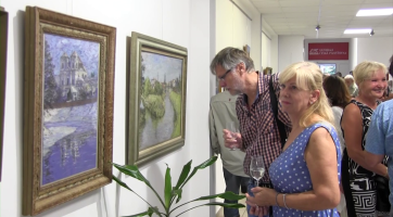 Tomáš Bublák vystavuje obrazy rodného města