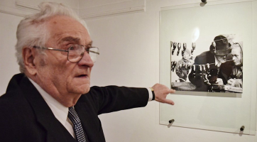 Kulturní veřejnost se rozloučila s fotografem Františkem Janoušem