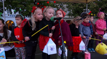 Setkání broučků a berušek udělalo tečku za týdnem knihoven