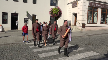 Sokolové všech tří žup Zlínského kraje přivezli na brodskou radnici sletové štafety    