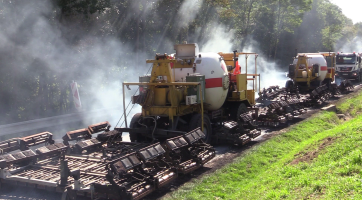 Nová technologie vymění povrch silnice za několik týdnů