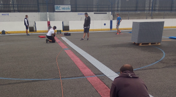 Hokejbalové hřiště v Hodoníně má moderní plastový povrch 