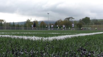 Hřiště s umělou trávou ve Valašském Meziříčí už slouží sportovcům