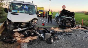 U Fryštáku se srazila dodávka s osobním autem. Na místě byli čtyři zranění, dva vážně