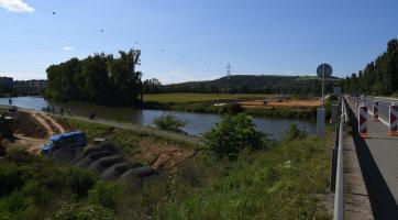 Stavba dálničního mostu uzavře frekventovanou cyklostezku mezi Napajedly a Otrokovicemi. Znovu se otevře až v roce 2025