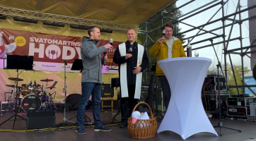 Zlínské náměstí Míru zaplnila Svatomartinská vína a pečené husy