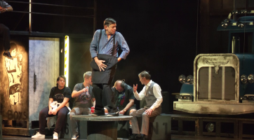 Silvestr ve zlínském divadle bude Donaha!