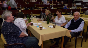 Brodští senioři se bavili a tančili na tradičním Čaji o páté