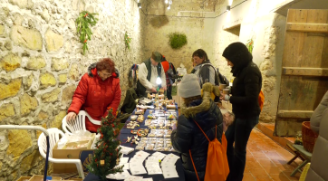 Hradní vánoční jarmark ukázal i dřevěný betlém z Lukova