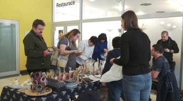 Radost, kreativita a solidarita panovala na krajském jarmarku