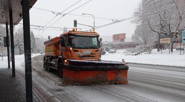 Náklady na zimní údržbu silnic v roce 2023 výrazně vzrostly