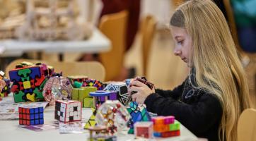 Nažhavte své mozkové závity! Kolektivní dům ve Zlíně chystá festival chytrých her a hraček