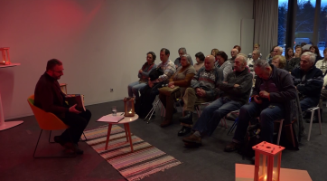 V rožnovské knihovně se při Černé hodince četly příběhy z dob našich předků