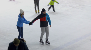 Veřejnost opět může chodit bruslit na zimní stadion