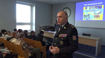 Dveře holešovské policejní školy se otevřely stovkám zájemců 