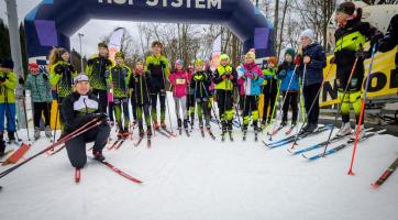 Noční stopu v biatlonové aréně vyhráli Novotný a olympionička Vrabcová Nývltová