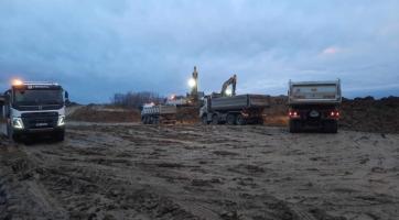 Stavba Palačovské spojky pokračuje konsolidačními násypy a vrtáním pilotů